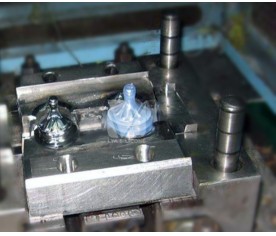 硅膠奶嘴液態硅膠模具