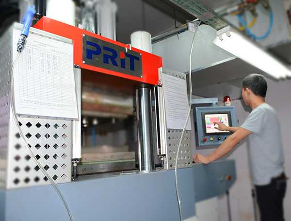 利勇安液態(tài)硅膠制品注塑機(jī) 利勇安液態(tài)硅膠制品注塑機(jī)